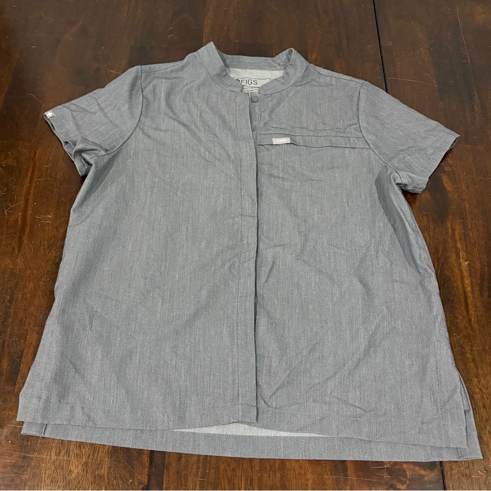 Figs Grey Button Front Celemu Scrub Top Women's size M